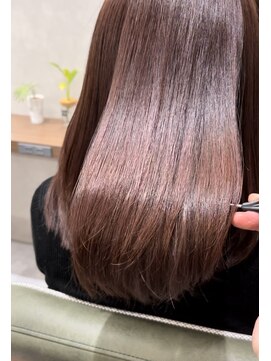 アンスリウム 吹田(Anthurium) ミディアムレイヤー/大人可愛い/髪質改善/シースルーバング