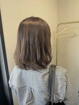 ラヴィン(LOVIN’) ベージュカラー/ミディアムレイヤー/グレイカラー