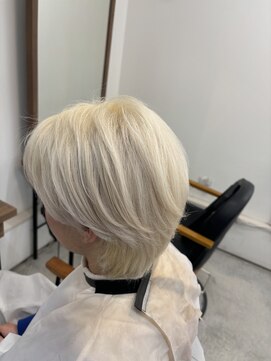 ルピナス 北千住(Lupinus) ホワイトカラー