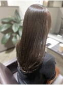 【Dans Dix ans】光に溶けるようなオリーブカラーに熱視線
