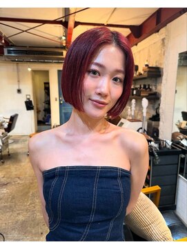 アデ オモテサンドウ(ade omotesando) 切りっぱなしボブと暖色のハイトーンカラーで遊びを