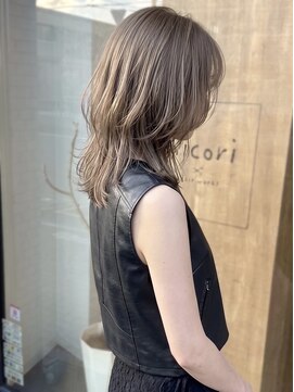 ニコリヘアワークス(nicori hair works) ミディアム×レイヤー×シルキーベージュ
