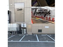 バーバートミーズ(BARBER Tommy's)の雰囲気（お車でお越しの際は、建物裏手駐車場3.5.6番をお使い下さい。）