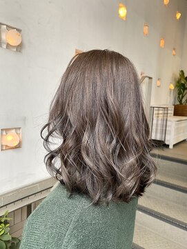 ヘアアンドメイク スタジオ ミムロ(HAIR&MAKE STUDIO MIMURO) ミディアムヘア・オリーブブルージュ・イヤリングカラー