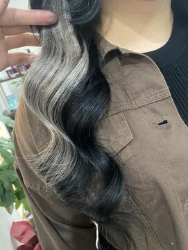 グランディールヘアデザイン(grandir hairdesign) シルバーインナー！-Yurika-