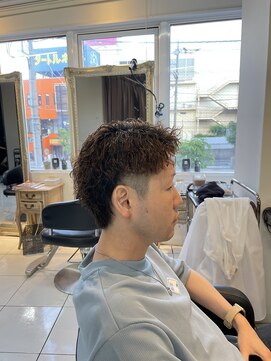 アイズ 海老名(AIZU) ツイストスパイラルパーマ　メンズパーマ　縦落ちパーマ　眉毛