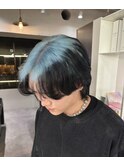11556フェザーショートツートンカラー黒髪ネイビーブルーカラー