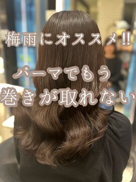 アピッシュ ギンザ(apish ginza) 浅子小百合/梅雨におすすめコテ巻き風パーマ