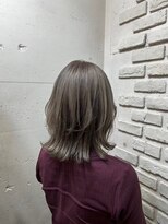 ビランチェ 池袋(bilancia)&nbsp;レイヤーカット　シルバー