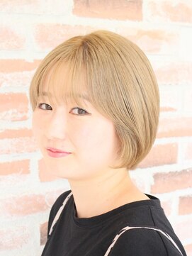 ユシカ(YUSICA) ブロンドカラーのナチュラルショート