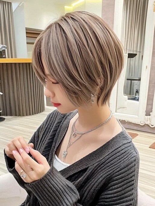 人毛 ハンドカット　マッシュボブ　少し明るめブラウン Ｍサイズ YUKI NITTA 襟足ぱつっとマッシュボブ ブラウン・ベージュ系