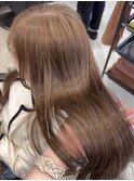 明るめベージュ