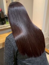 【Lienの縮毛矯正＆髪質改善】ダメージを抑えながらクセやうねりを自然に整え、艶のあるストレートヘアへ