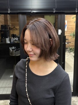 ラロ(raro) 前髪長め外はねレイヤーボブ