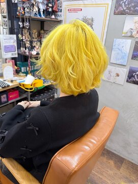 ヲタクに美容室は難しい。 イエロー/マッシュボブ/巻き髪/パーマスタイル/ハイトーンボブ
