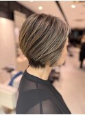 ローライトでメリハリ復活！白髪ぼかしスタイル