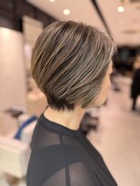 ステア ケース(stair case) ローライトでメリハリ復活!白髪ぼかしスタイル
