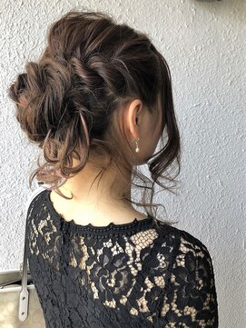 ディー エメ(D-aimer-) ねじりあみ後れ毛アップ