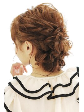 ゲッカビジン(GEKKABIJIN) ルーズに編み込みアップ《ヘアセット&着付 GEKKABIJIN》