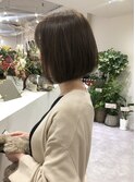 オトナな緩やかな前下がりボブ