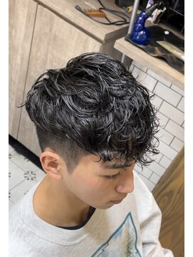 グルーマーズトウキョウ(GROOMER/S TOKYO) スペインカール　【前下がりマッシュ　ツイストスパイラル】