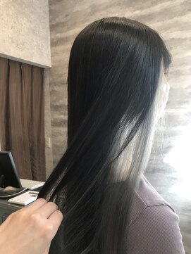 ヘアー ブランコ(hair Blanco) インナーホワイトグレーブリーチ2回以上