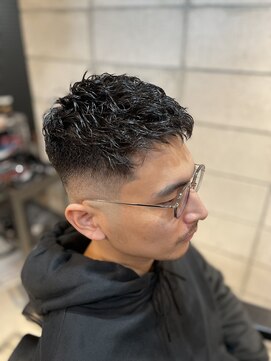 フランクスバーバー アンド ビアークラブ(FRANK'S BARBER and BEER CLUB) ミドルスキンフェードベリーショートF