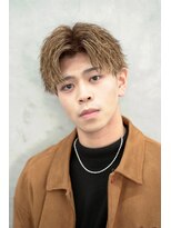 クロムトウキョウ ザ バーバー ネオン 新宿店(CHROM TOKYO the Barber ne/on)&nbsp;センターパート/ツイストスパイラルパーマ/