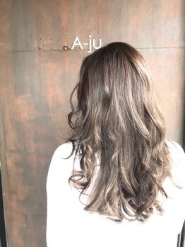 アージュ(A-ju)の写真/《ダメージレスにトレンドを楽しめる♪》Wカラー/インナーカラー/アディクシー/パーマ/縮毛矯正もお任せ◎