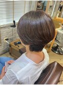 大人可愛い小顔ショートで艶髪◎年齢問わず似合うくせ毛カバー
