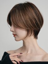 表参道白髪ぼかしウルフショートカットベージュアッシュ30代40代