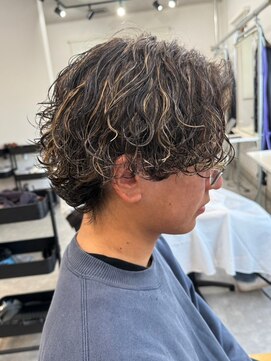 フゥ 宇都宮(FeU) 栃木メンズ波巻きスパイラルパーマシャドウパーマツイストパーマ