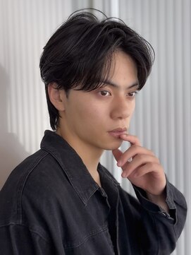 ガーデンヨコハマエスト(GARDEN YOKOHAMA est) 刈り上げセンターパート　ショート　ニュアンスパーマ