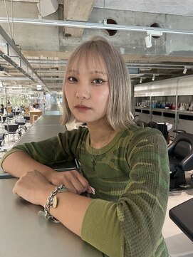 リム(LIM) ホワイトシルバーボブ