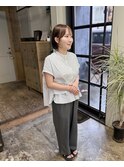 オリーブベージュ　切りっぱなしボブ