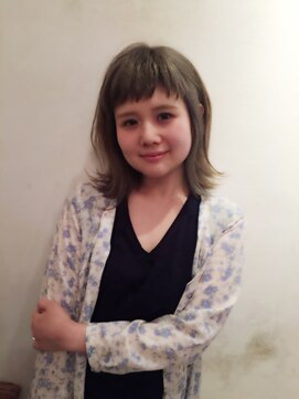 マリーアン(marie-anne) ミルクティーベージュ☆外ハネロブ