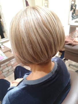 ルシードスタイル クリザンテーム 白髪ぼかしハイライト×ボブ