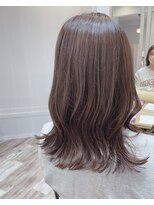 ロエネ(LOENE)&nbsp;【ルイstyle】シークレットハイライトで自然なグレージュに！