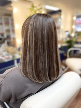 ヘアースタジオ ハーフバック 高尾店(HAIR STUDIO HALF BACKS×１/2) ラインハイライト