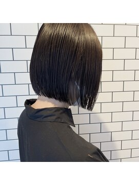 サァ(SAH) 平行シンプルボブ