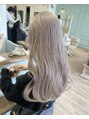 モリオフロムロンドン 大宮店(morio from London) 今後のカラーのことまで考えて、ブリーチのベースを作ります。