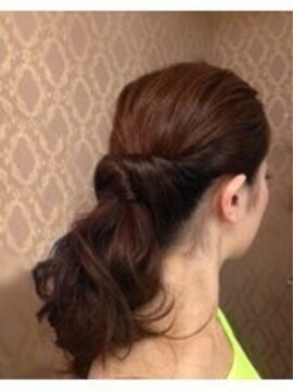 ハレ 中目黒(hale) サイドツイストポニー