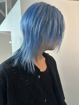 カシェル(cashel) 【夏のブリーチカラー】ペールブルー×ウルフカット