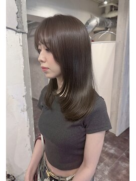 ヴィークス ヘア(vicus hair) ヘーゼルベージュミディアムレイヤーブリーチなし20代