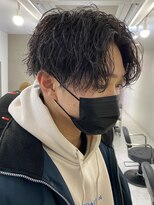センターパート波巻きパーマスパイラルパーマツイストスパイラル
