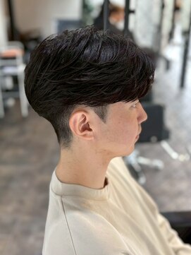 ニアウ 高崎店(Niau) MEN’S HAIR/フェザーパーマ/刈り上げセンターパート/群馬高崎