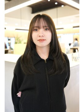 レイヤーカット×オリーブカラー