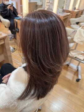 ニューヨークニューヨークマザーズ(NYNY Mothers) ハイライト白髪ぼかしレイヤースタイル