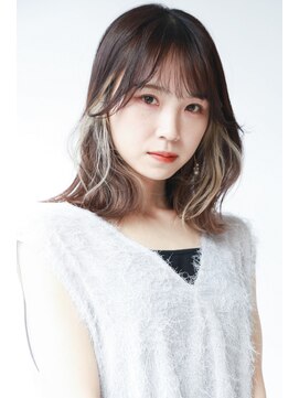 アンシェネ(Enchainee) インナーカラー切っぱなしボブ