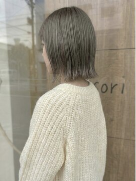 ニコリヘアワークス(nicori hair works) ハイトーン×外ハネ×グレージュ3